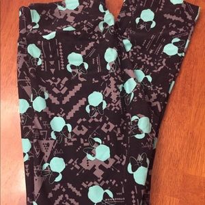 Lularoe Disney leggings (onesize) fits 2-10